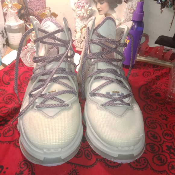 2021 LeBron James 19 Xix canyon Purple - Picture 1 of 6